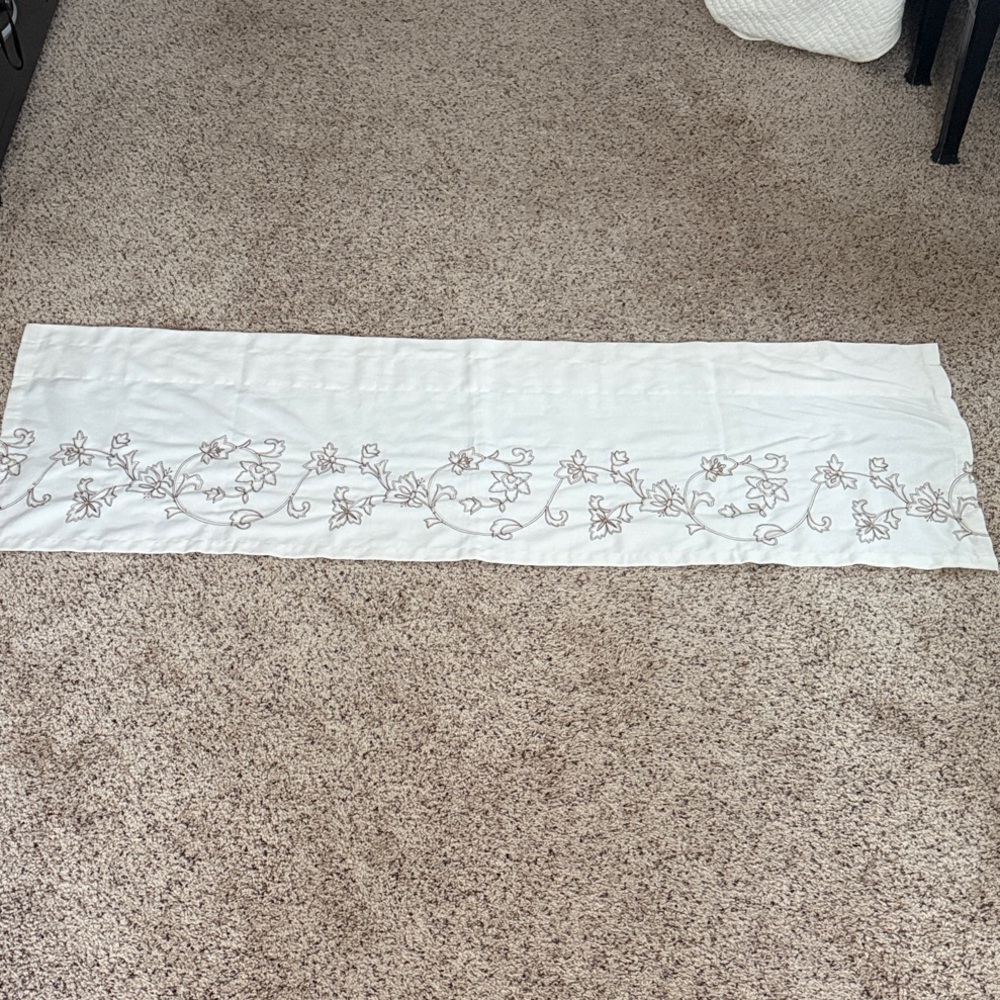 Linden Street Studio off White valance with Floral Embroidery